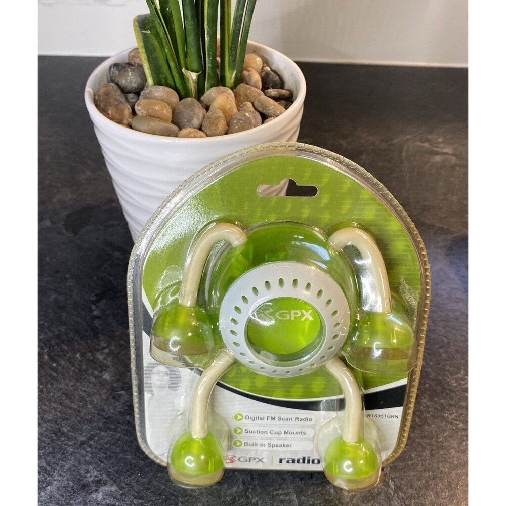 New Portable GPX FM Scan Radio w/ Speaker, Antenna & Flexible Suction Cup Legs